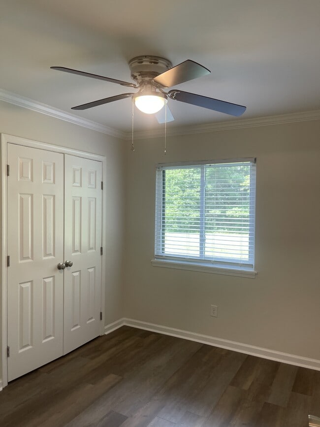 Building Photo - 502 Mystic Dr