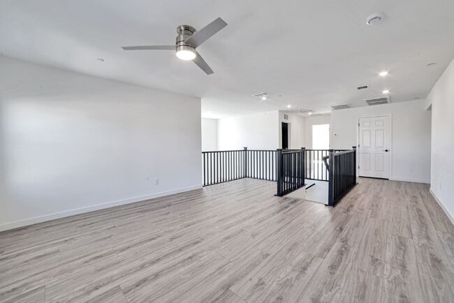 Building Photo - 10937 Parsley Ave