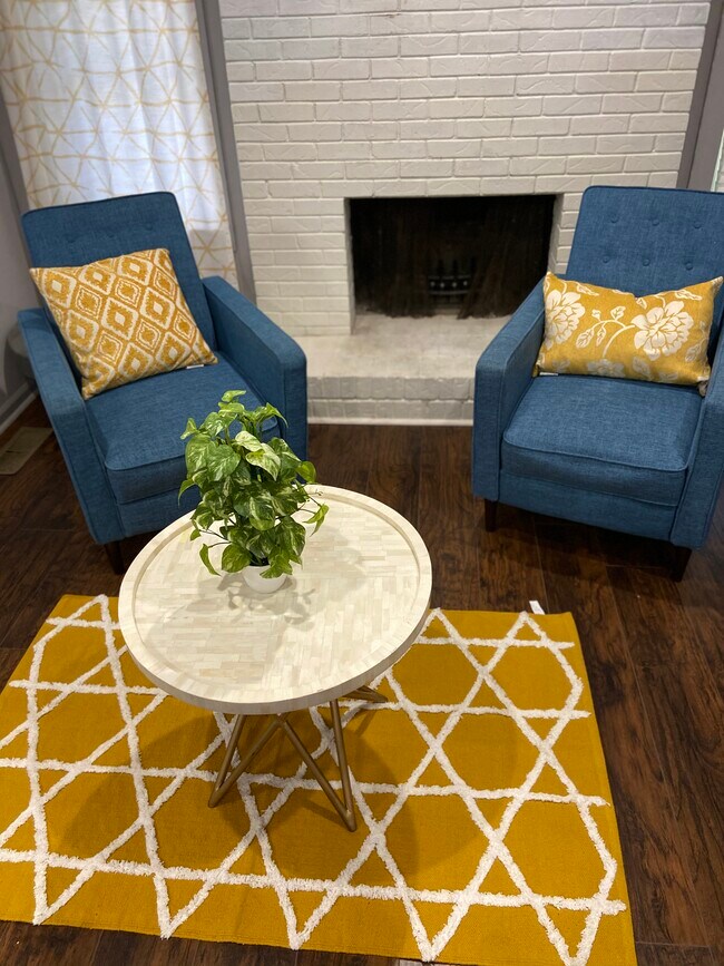 Primary Photo - 1030 Pineborough Rd