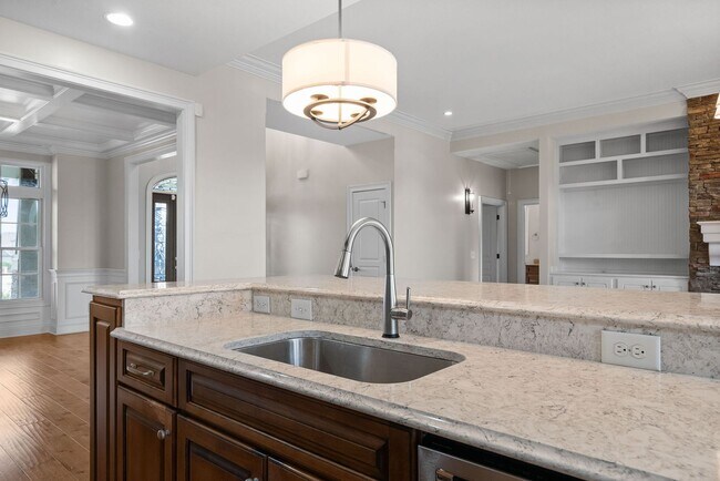 Building Photo - Pet Friendly Four Bedroom off Exit 8!