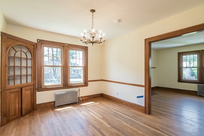 Building Photo - 47 Pleasant St