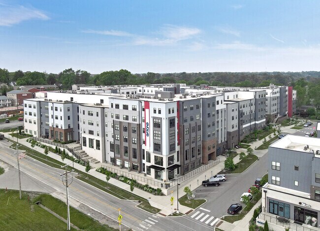 Building Photo - Student | Evolve Bloomington