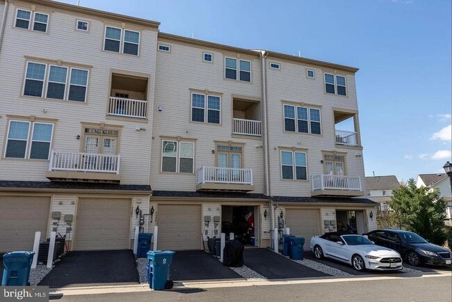 Building Photo - 7584 Brunson Cir