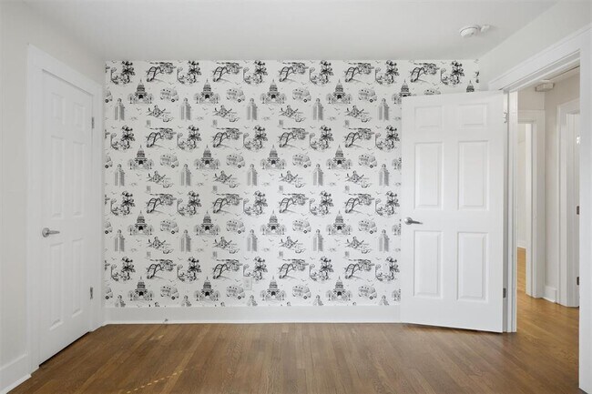 Building Photo - 2814 Oak Springs Dr