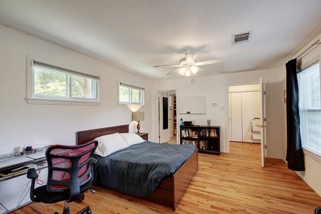 Building Photo - 603 Zennia St