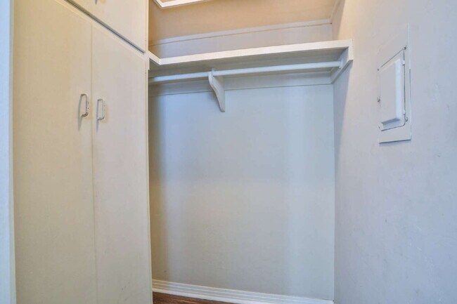 Building Photo - !!! OPEN HOUSE !!! - Sunday 3/29/2026 - 5:00pm to 7:00pm - !!! !!! Furnished Bedroom(s) for Rent ...