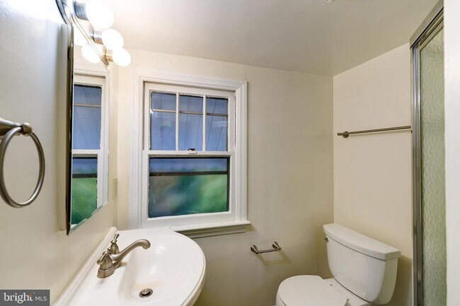 Building Photo - 5808 Oxford Rd