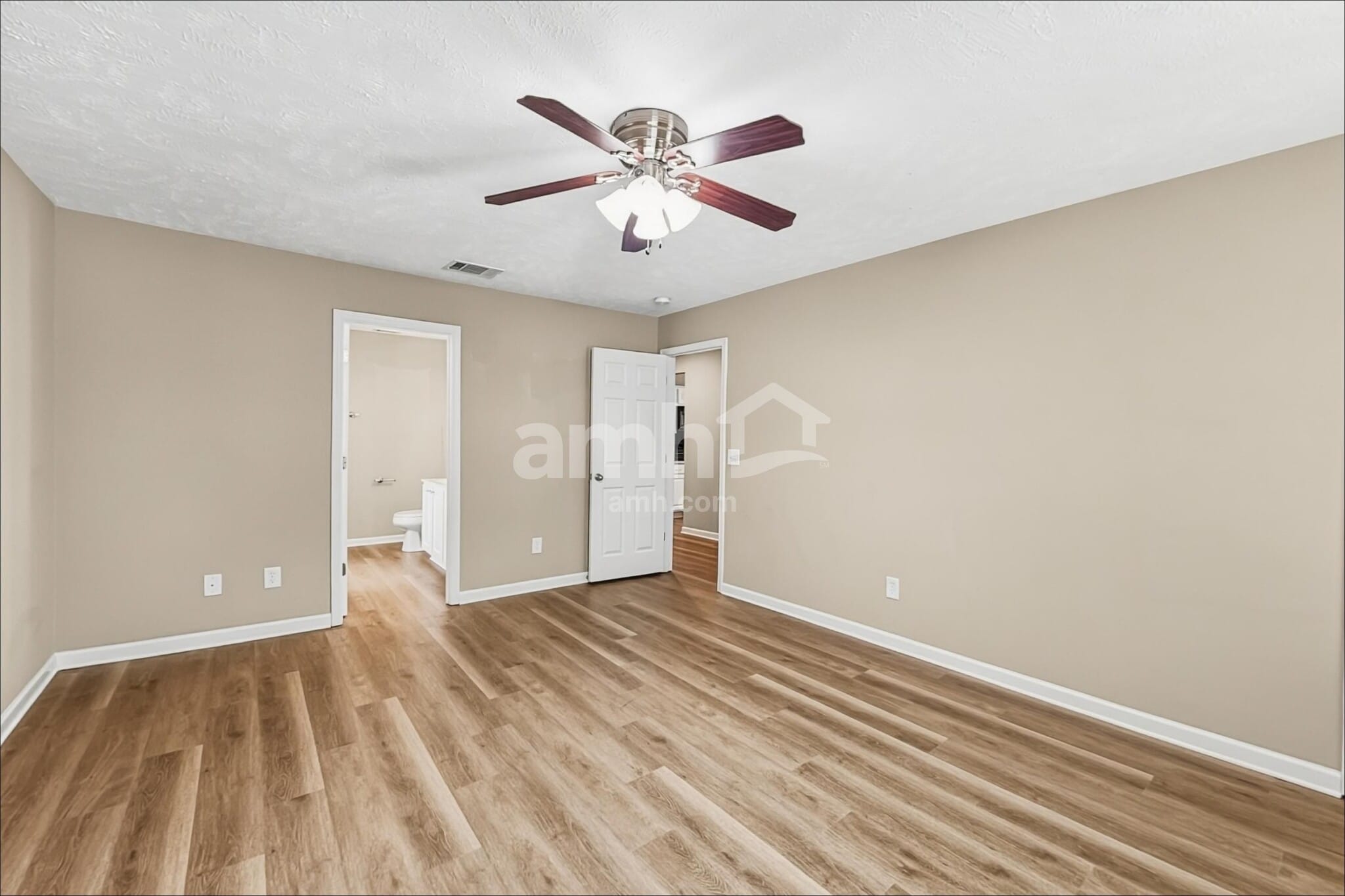 Building Photo - 424 Elderberry Way