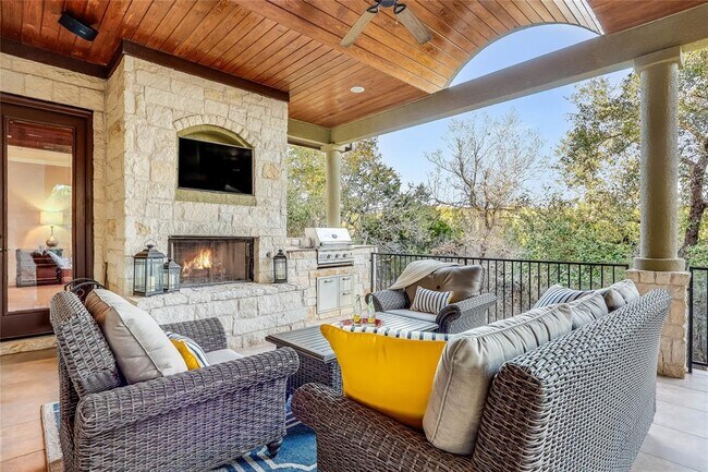 Building Photo - 17704 Regatta View Dr