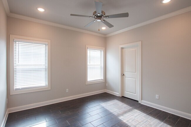 Building Photo - Available Now! Stunning 3 Bedroom 2 Bath Home in Whitehouse!