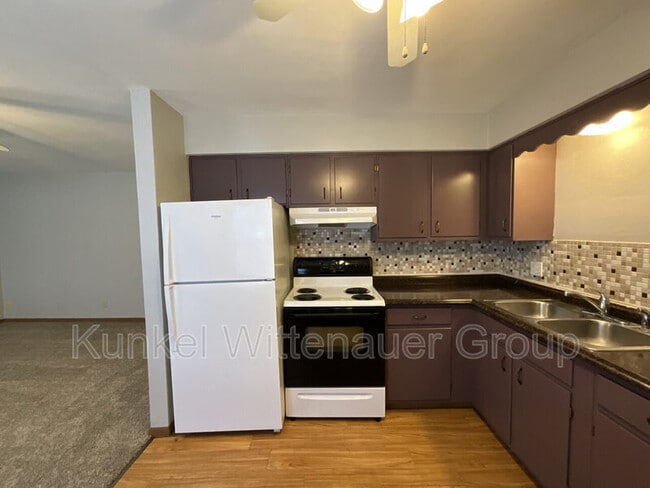 Building Photo - 1814-3 Jamestown Road