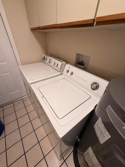 Building Photo - 3391 Helena Dr