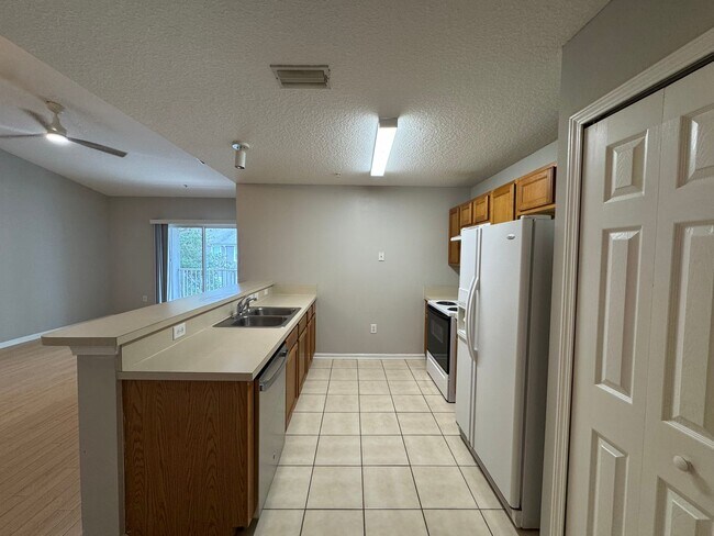 Building Photo - 6069 Maggies Cir