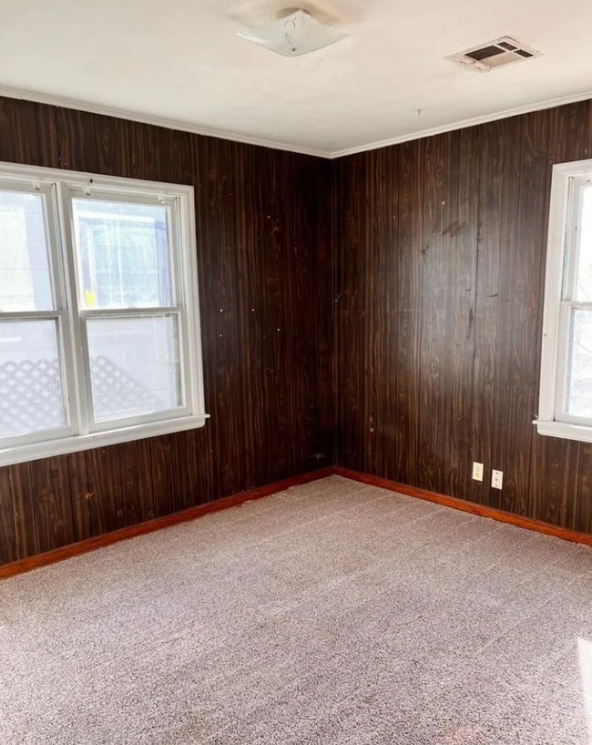 Building Photo - 2713 W Maine St