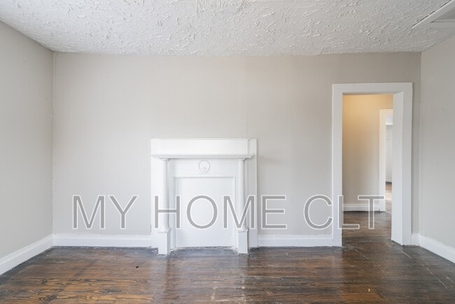 Building Photo - 1017 Holland Ave