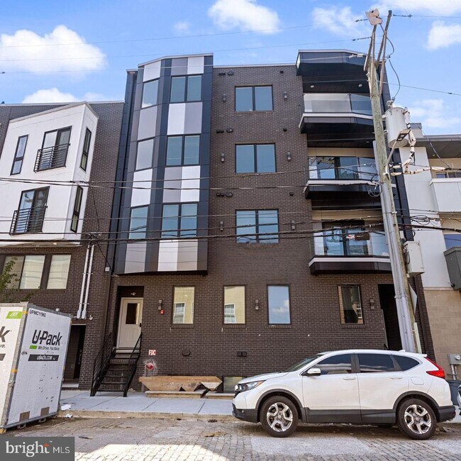 Primary Photo - 408 N Front St