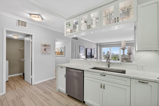 Building Photo - 2500 E Las Olas Blvd