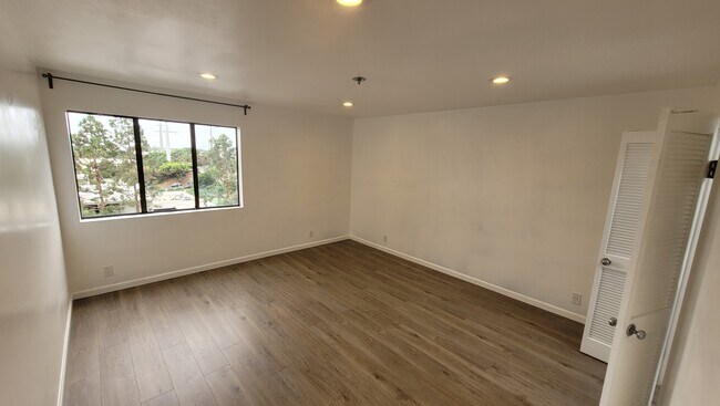 Building Photo - 5780 Friars Rd