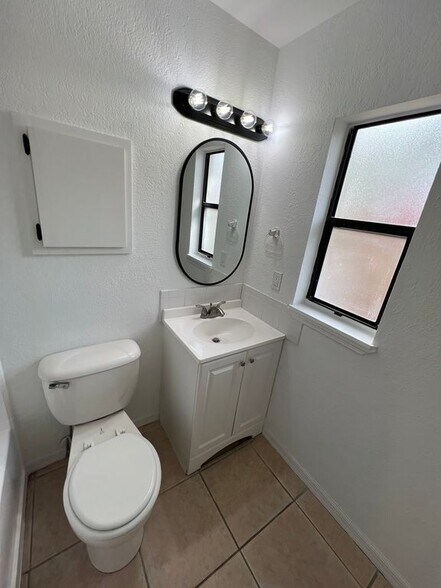 Building Photo - 2773 Cypress Dr