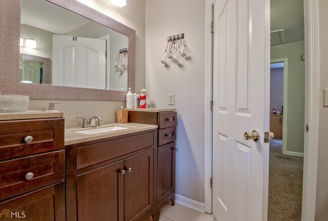 Building Photo - 208 Wysteria Ct