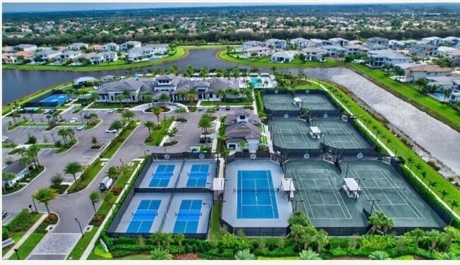 Building Photo - 17317 Santaluce Mnr