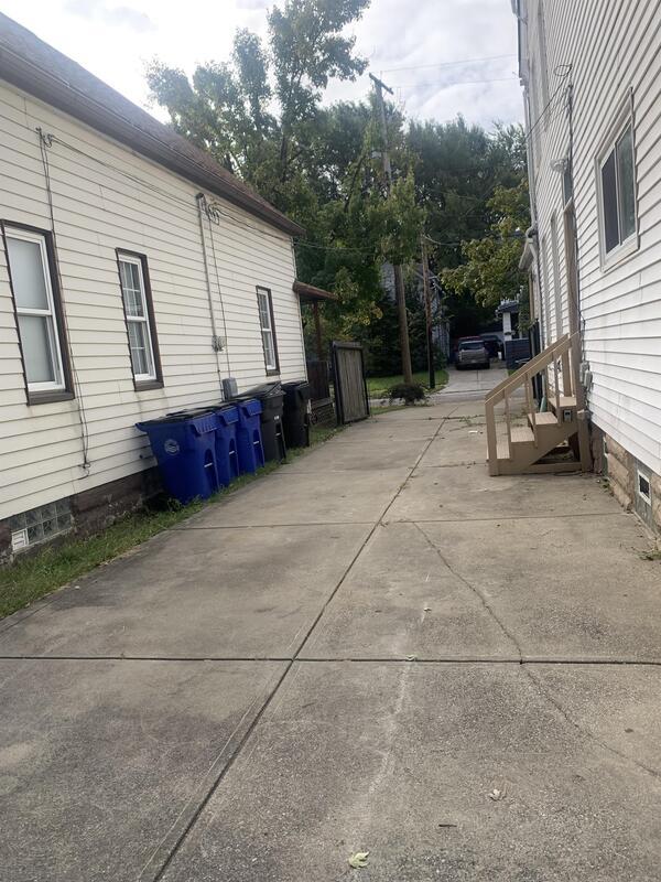 Building Photo - 4002 Robert Ave