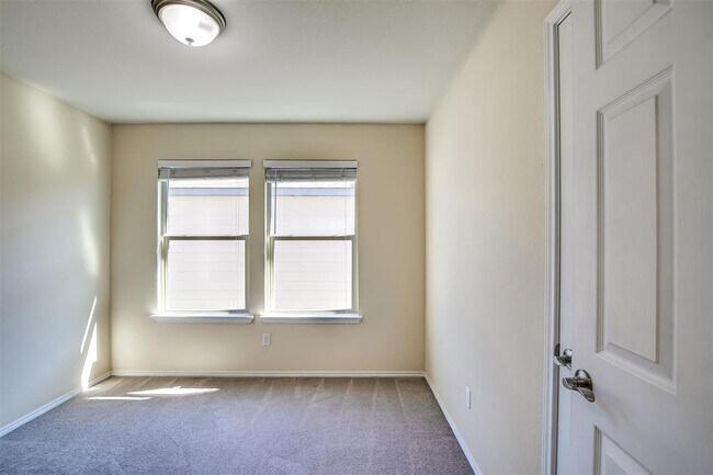 Building Photo - 3717 Dover Ferry Crossing