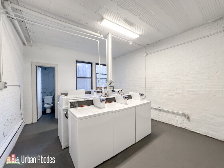 Building Photo - 2424 N Kedzie Blvd