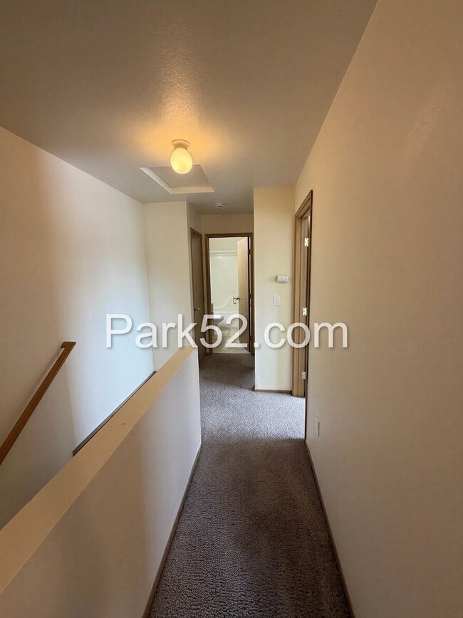 Building Photo - Tacoma 3 Bedroom Townhome