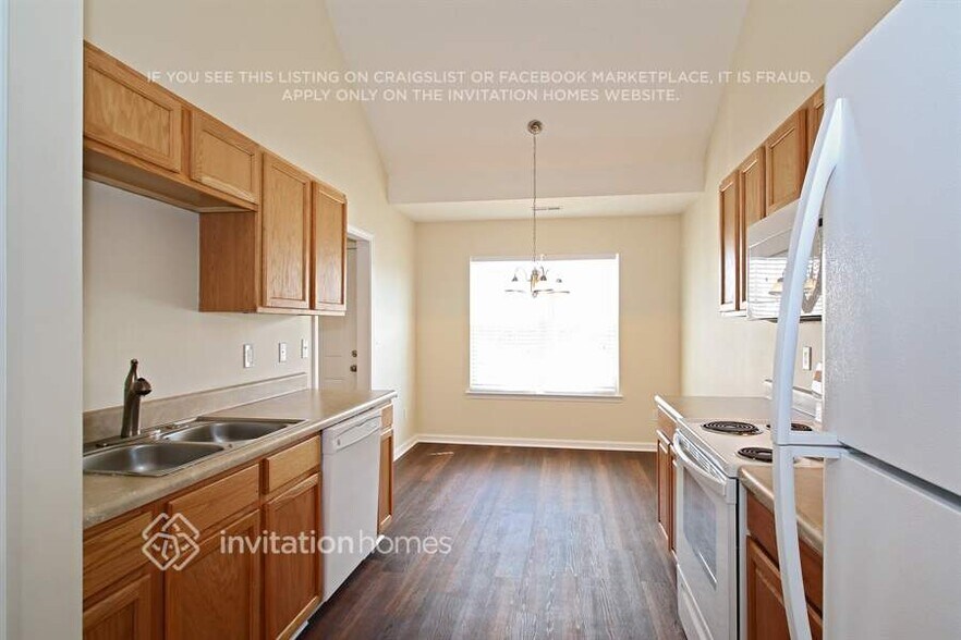 Building Photo - 11203 Pointer Ridge Dr