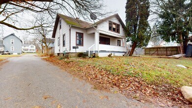 Building Photo - 4 Bedroom in Mansfield Schools!