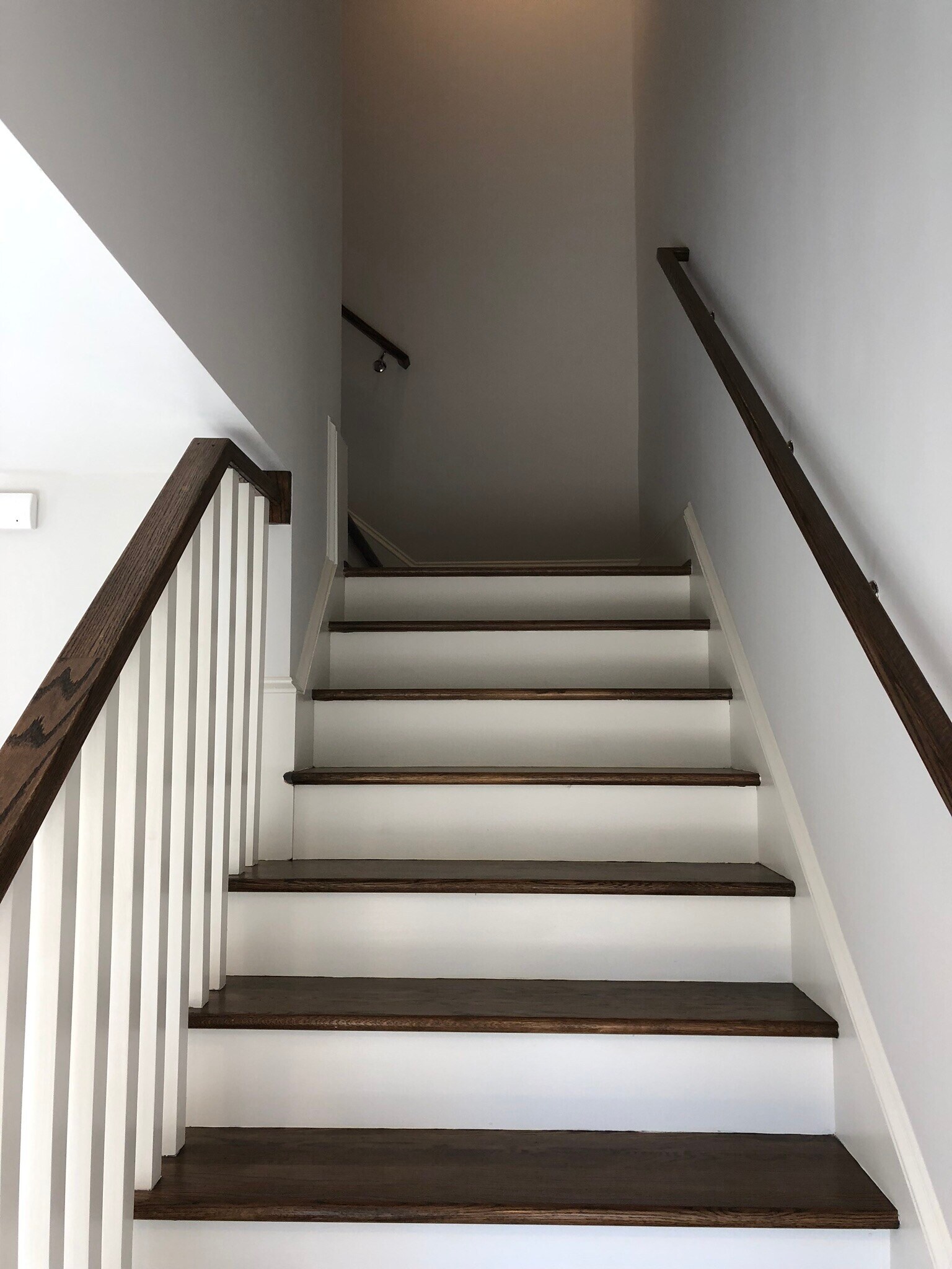 Building Photo - 2121 Roslyn Ave