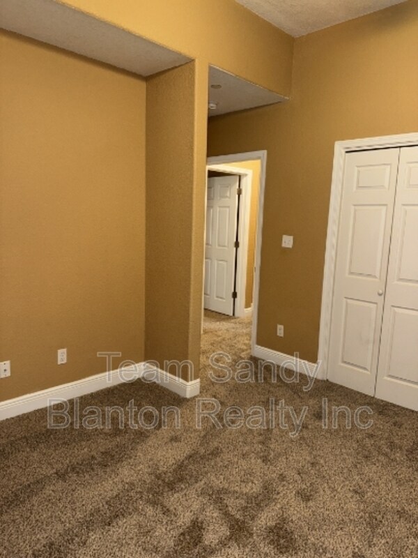 Building Photo - 7071 Lake Joanne Dr