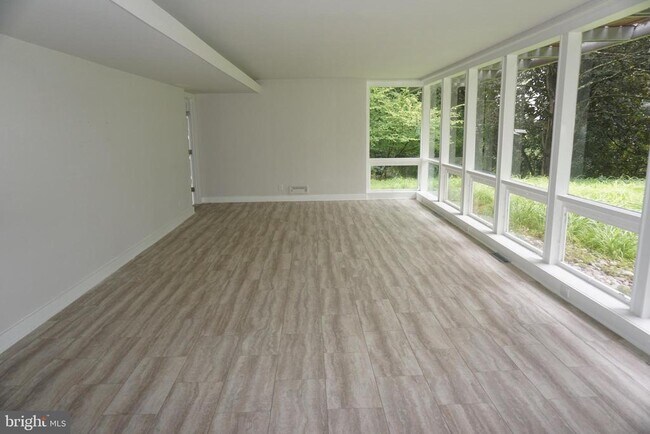 Building Photo - 444 Garrison Forest Rd