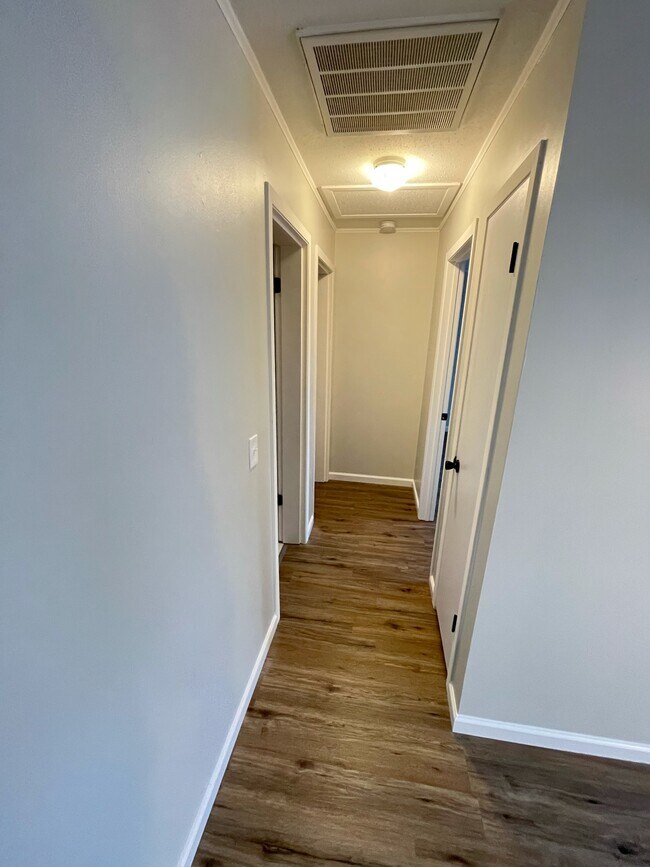 Building Photo - 245 Church St