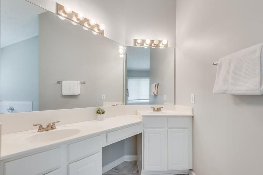 Building Photo - 3625 Palisade Park Dr