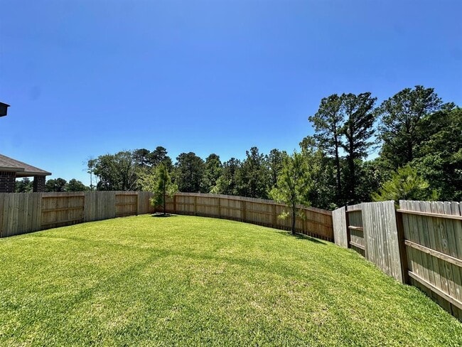 Building Photo - 6151 White Spruce Dr