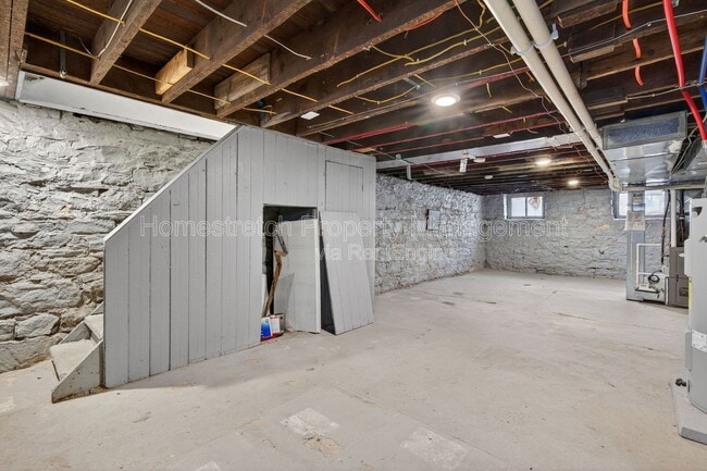 Building Photo - 3833 Oregon Ave