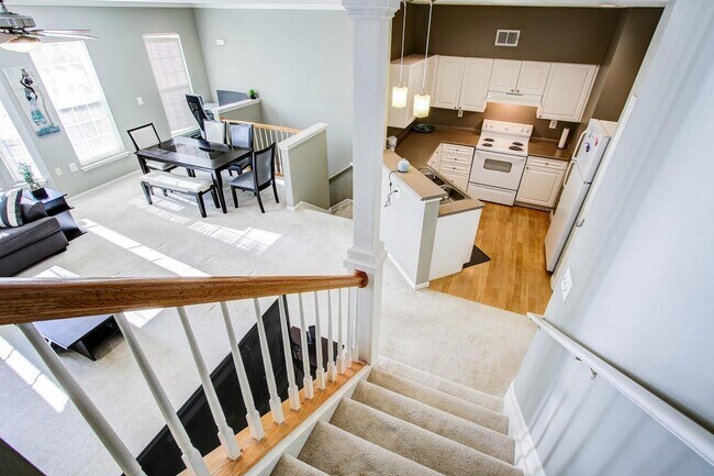 Building Photo - 8114 Anna Ct