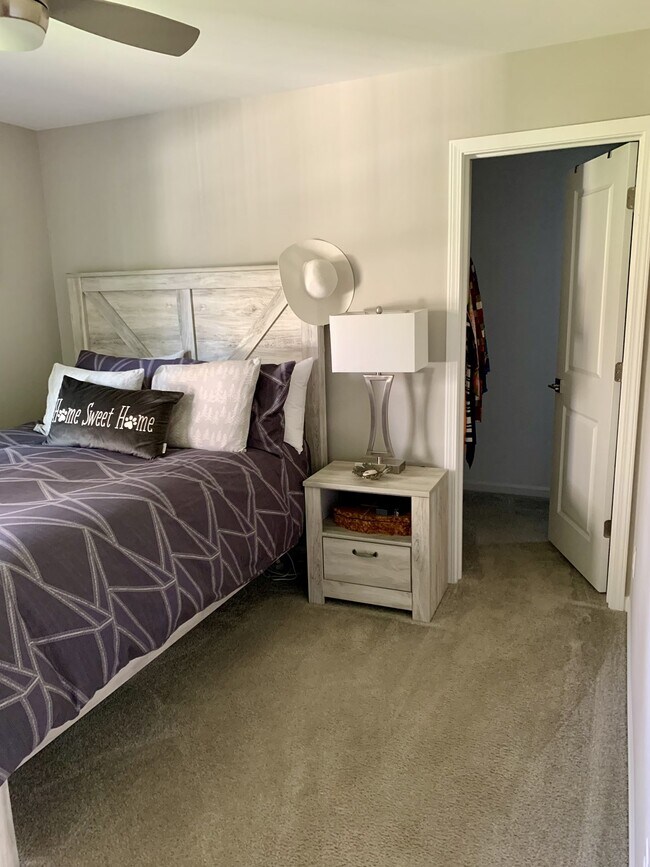 Building Photo - 104 Emerald Dr