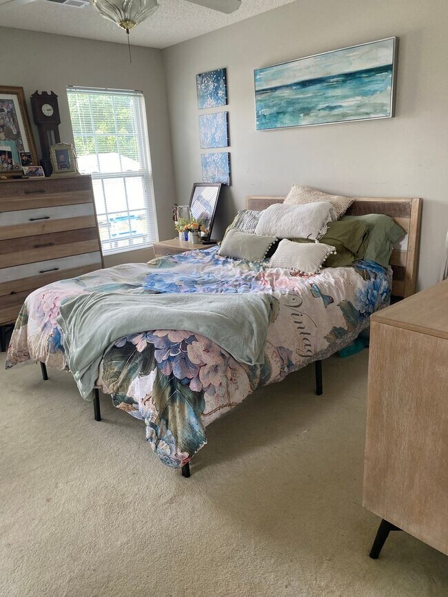 Building Photo - Charming 3BR House in High Point