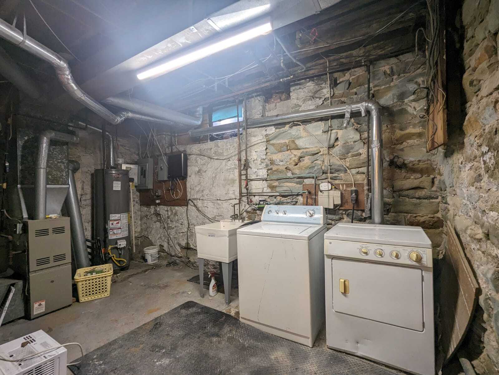 Building Photo - 5139 Carnegie St