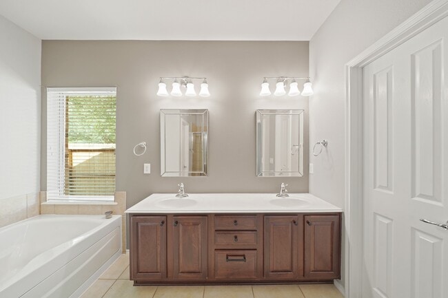 Building Photo - 5710 Everhart Manor Ln