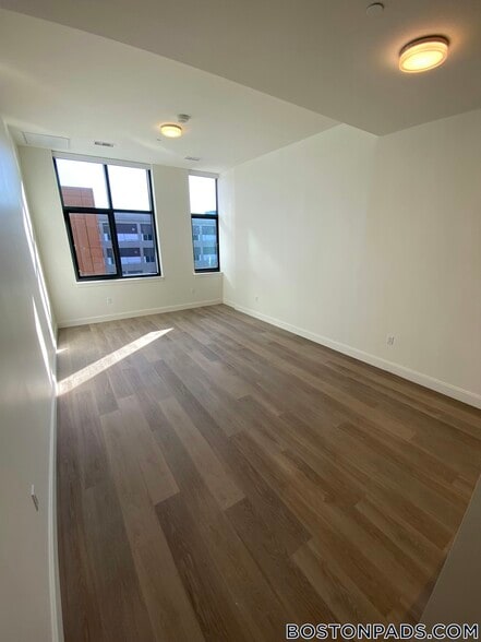 Building Photo - 1079 Commonwealth Ave