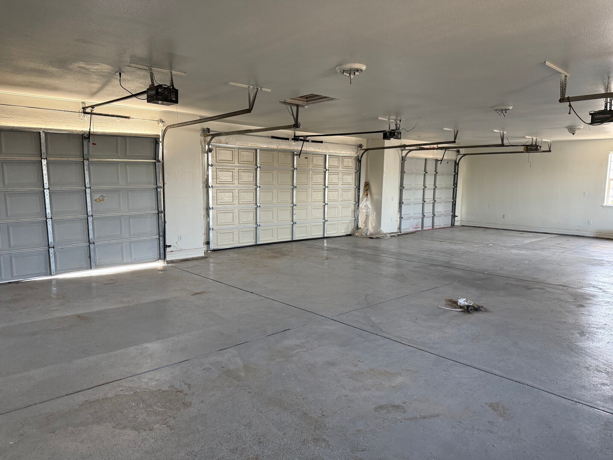 Building Photo - 31195 Lone Tree Rd