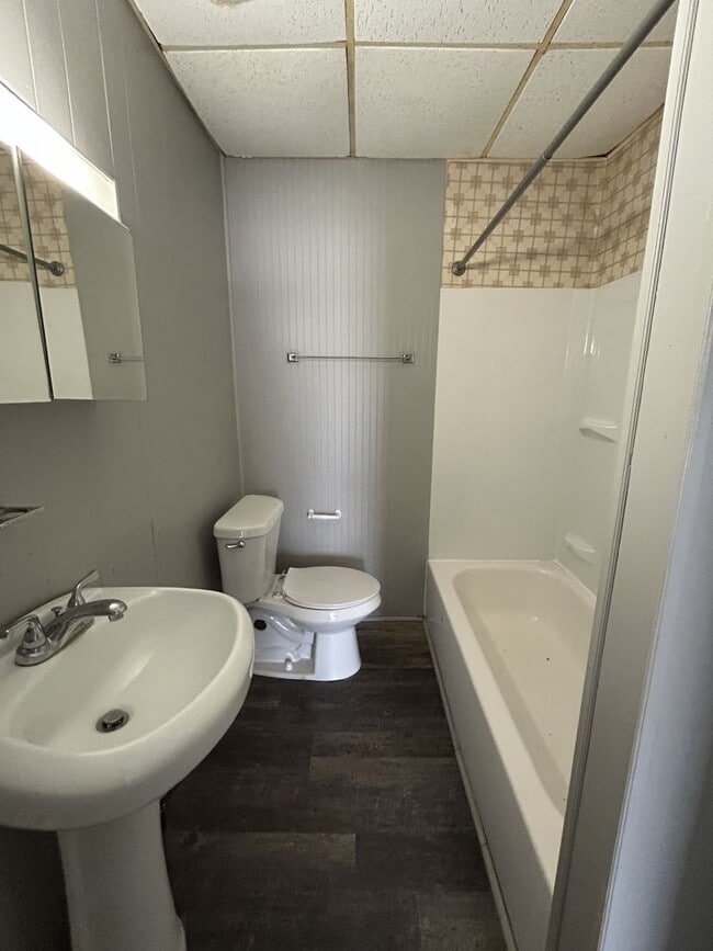 Building Photo - 1007 E Madison St