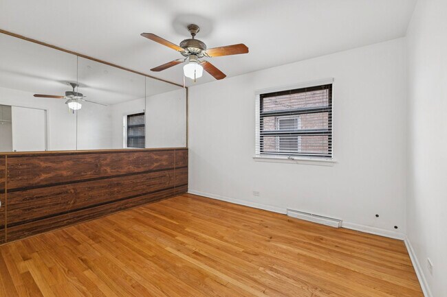 Building Photo - 10454 S Claremont Ave