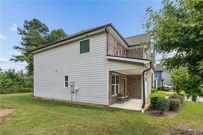 Building Photo - 430 Burgundy Terrace SE