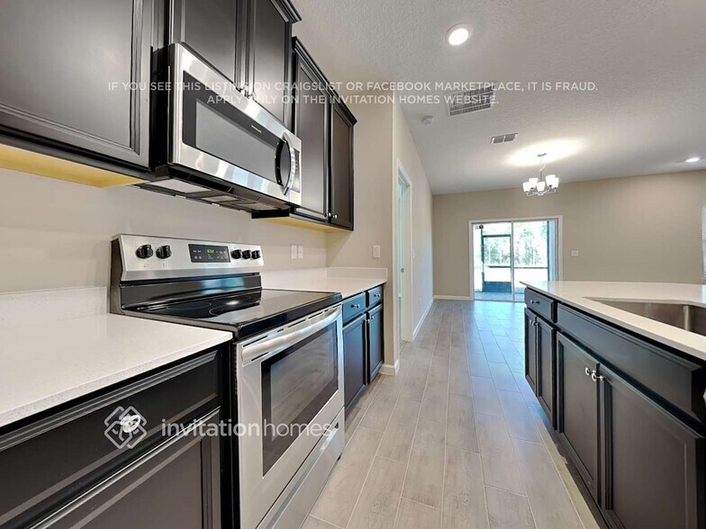 Building Photo - 9871 Lemon Balm Wy