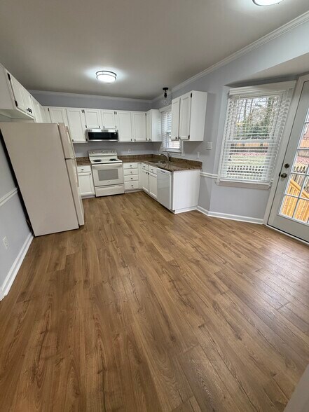 Building Photo - 4616 Draper Rd